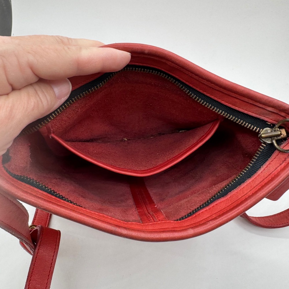 Coach Vintage Red Leather Bleecker Crossbody Bag Bucket Bag Brass Hardware FLAWS - Picture 11 of 12
